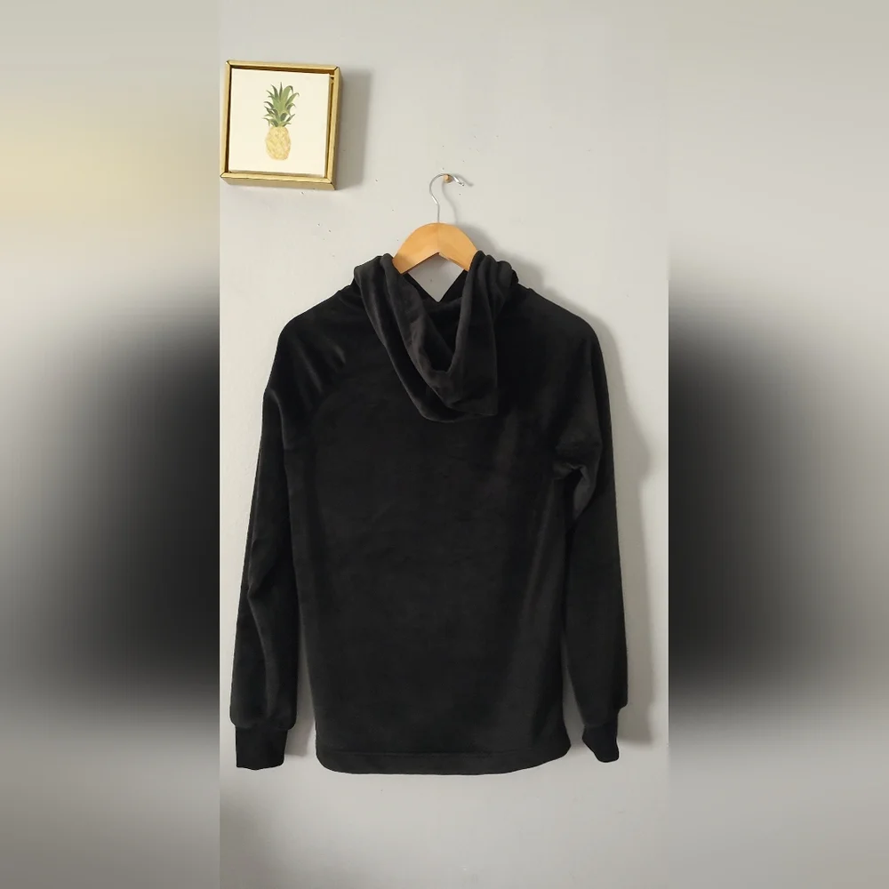 Hoodie  Women Pullover  Black Fleece Size XS  Long Sleeves Warm New without Tag